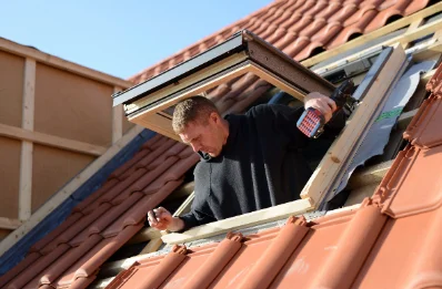 Pose de fenêtres de toit Velux à Courmemin